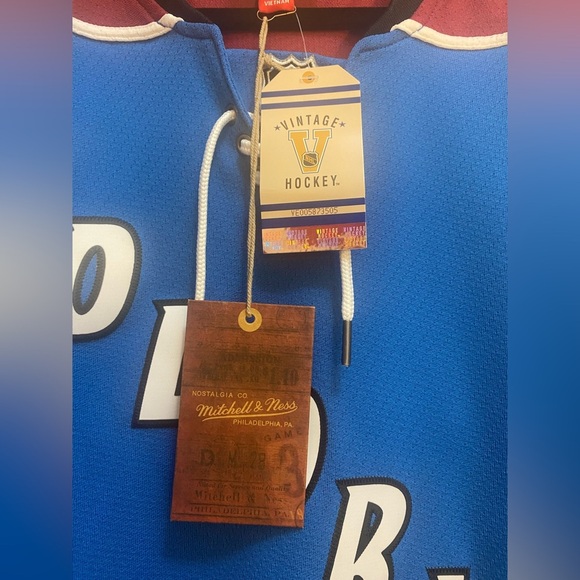 NWT Mitchell Ness NHL Nathan MacKinnon Colorado Avalanche Hockey Jersey Small - Picture 4 of 13